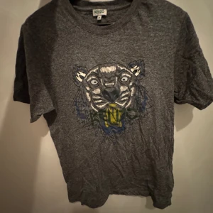 Kenzo t-shirt - Storlek M, tts | Bra skick