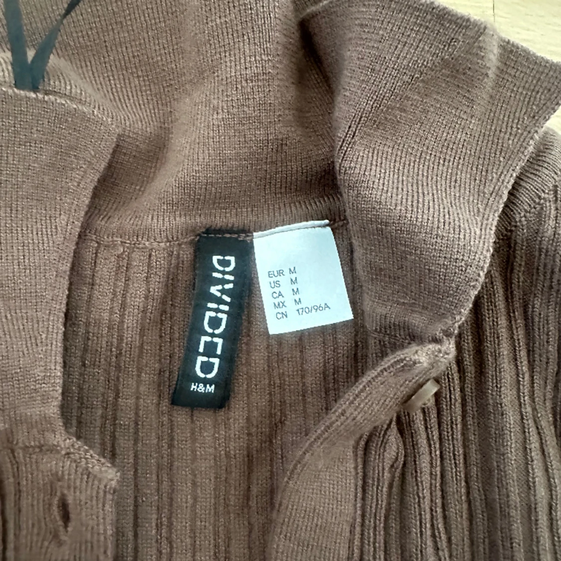 Brun tröja  - 91