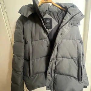 Canada goose”Black label” - Nyskick!  Pris kan diskuteras vid snabb affär möts endast fraktar inte