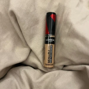 concealer - helt NY concealer från loreal i färgen pecan! 80kr❤️endast swish 
