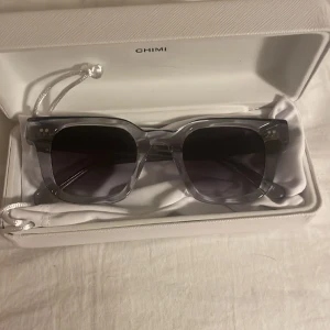 Chimi 04  - Säljer nu mina Chimi 04 som är använda ett fåtal gånger och ser ut som nya. Inga repor eller annat. Frågor kan tas privat