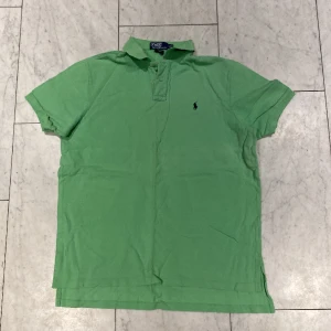 Ralph Lauren pike - Säljer en ralph lauren pike i toppskick, knappt använd. Storlek XL.