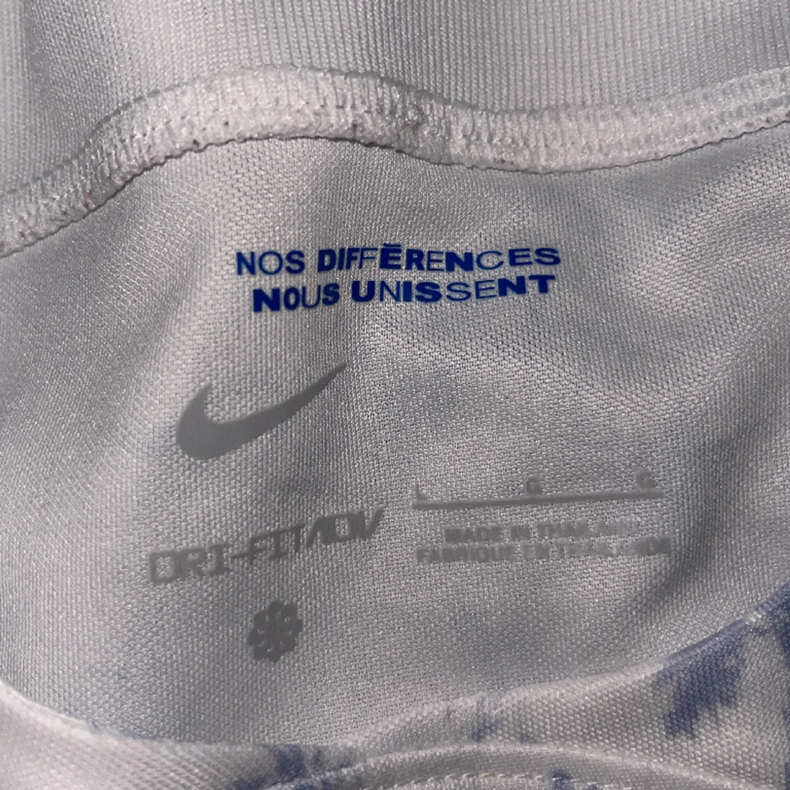 Frankrike bortaställ - 91