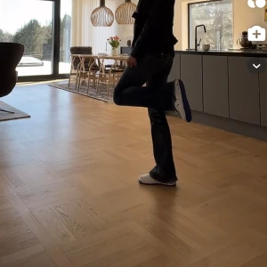 True religion jeans  - Intressekoll på mina true religion jenas i storlek 28 då jag har för mycket byxor. De är mörkblå Jag är 170cm De är boltcut Ena knappen på ena fickan har lossnat  