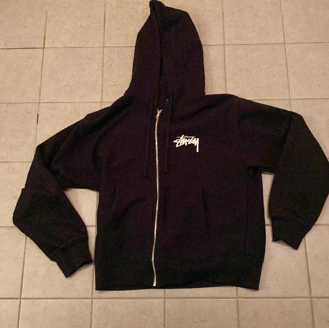 STUSSY HOODIE // S - 90