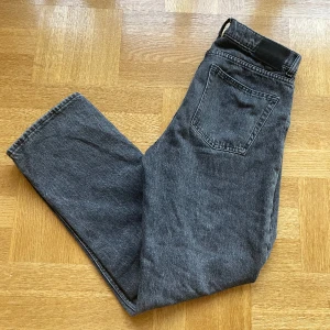 Vailent jeans - Tja säljer mina nästan helt nya vailent jeans använda max 15 gånger inga defekter eller tecken på användning. Nypris 750kr. W30 L32 jag är 176 