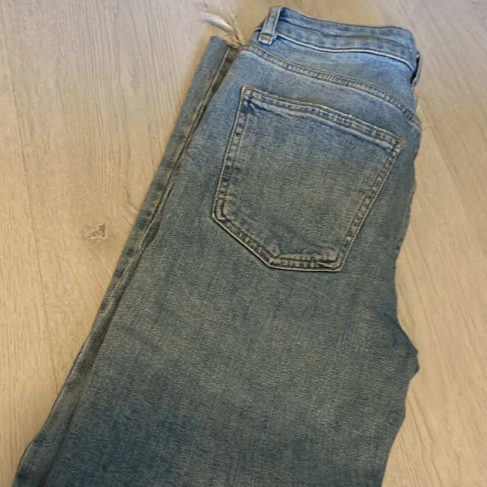 Jeans från Gina 150kr  Prefekt för dig som är kort. . Jeans & Byxor.