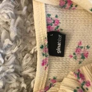 Gul klänning  - Helt ny 