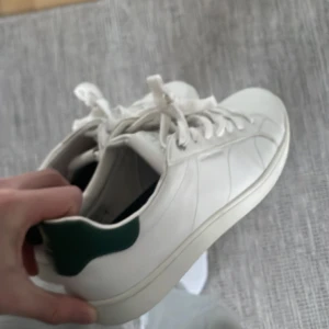 Björn Borg skor  - Hej! Jag säljer mina Björn Borg skor pga att dom är för små för mig. Dom är i storlek 42 och använda 2 gånger 