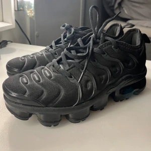 Vapermax plus - Använt i gott skick!  Dom har tyvärr blivit för små.