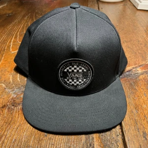 Vans keps - Vans keps med rak skärm, använd någon gång bara, därför den säljs, ny skick 9/10