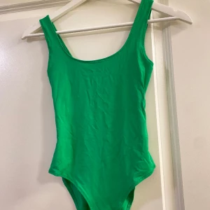 Body  - Grön body, storlek s