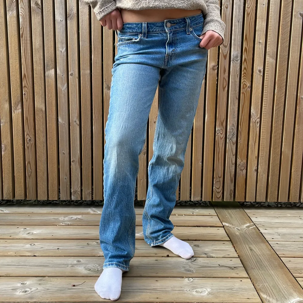 Coola Levis jeans 90-tals stil💕. Storlek W25 L31. . Jeans & Byxor.