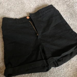 Shorts - Jeans shorts för bra pris 