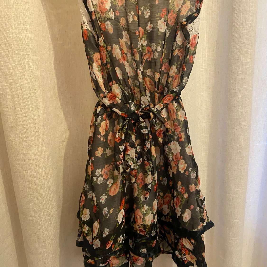 Blommig klänning - 90