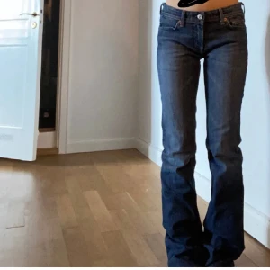 7 for all mankind jeans - As snygga bootcut jeans från 7 for all mankind. Storlek 27 men skulle mer säga 25/26.