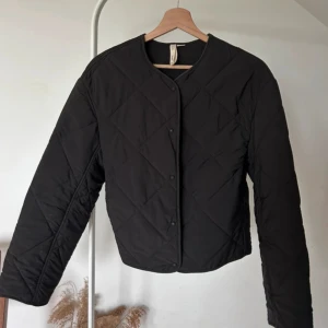 Mango jacka - Perfekt vårjacka och även för sommar då den är tunn. Storlek:xs Jag är 168))