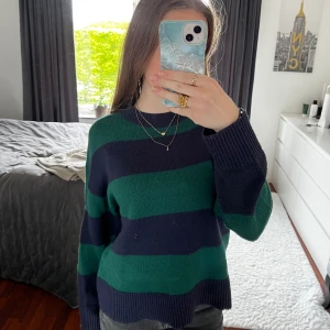 Stickad tröja  - Brandymelville dupe från h&m, har lite noppror men fortfarande väldigt fin och super skön! Från h&m devided 