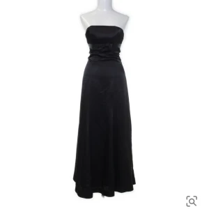 balklänning  - balklänning i storlek S, jättebra skick säljer pga för liten. Köpt på sellpy 