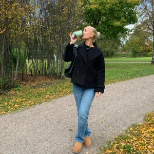 Low waist jeans  - Säljer mina low waist jeans ifrån Gina tricot i storlek 36🥰