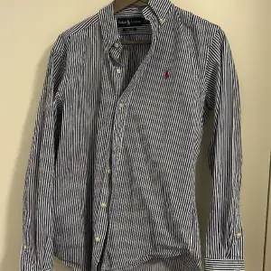 Ralph Lauren Skjorta, skick: 9/10, inga defekter. Nypris: 1400 kr