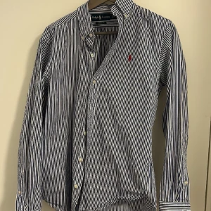 Ralph Lauren Skjorta - Ralph Lauren Skjorta, skick: 9/10, inga defekter. Nypris: 1400 kr