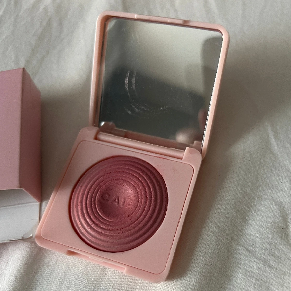 Caia glow blush - 90