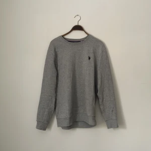 Ralph lauren tröja - Fin Ralph lauren tröja i bra skick. Hör av er ifall ni är sugna på att köpa!