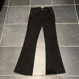 Only bootcut  jeans  - Säljer dessa jätte fina only jeans som är midwaist❤️