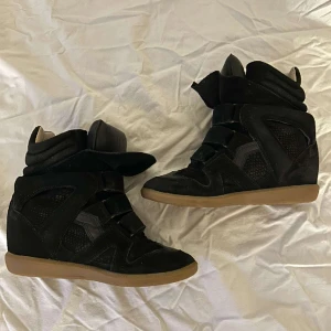 Isabell Marant skor - Säljer Isabell Marant skor storlek 38 skick 8/10