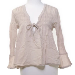 Odd molly blus - Beige odd molly blus, storlek M men sitter som en S💗💗