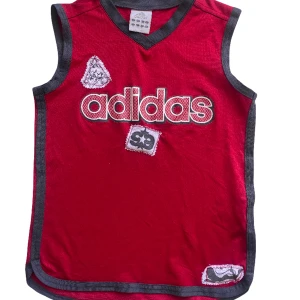 unik adidas sportlinne - unik adidas linne med patches<3