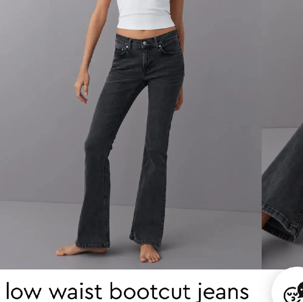 Säljer dessa super snygga low waist bootcut jeans från Gina tricot!! Älskar både passformen och färgen på jeansen men råka tyvärr köpa de i fel storlek, därav säljer jag dem! Jeansen är endast använda en gång pga storleksfel därav väldigt bra skick.. Jeans & Byxor.