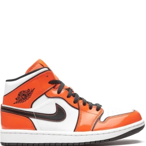 Nike air jordan  - Säljer mina jordans, använda men i bra skick, lite smutsiga bara 🩷🩷 Storlek 41  Nypris 2686 kr 399kr vid snabb affär 🩷🥰