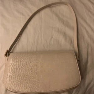 Handväska  - Använd någon gång 