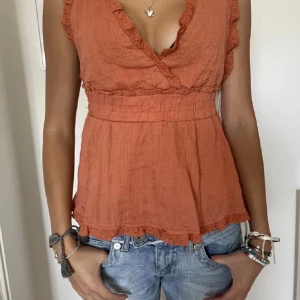Topp - Så snygg orange topp, perfekt till sommaren. Skriv vid frågor💕