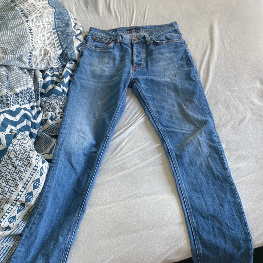 Feta nudie jeans använda 1 gång modell dude dan hör av dig ifall du har några frågor prisa kan diskuteras!!. Jeans & Byxor.