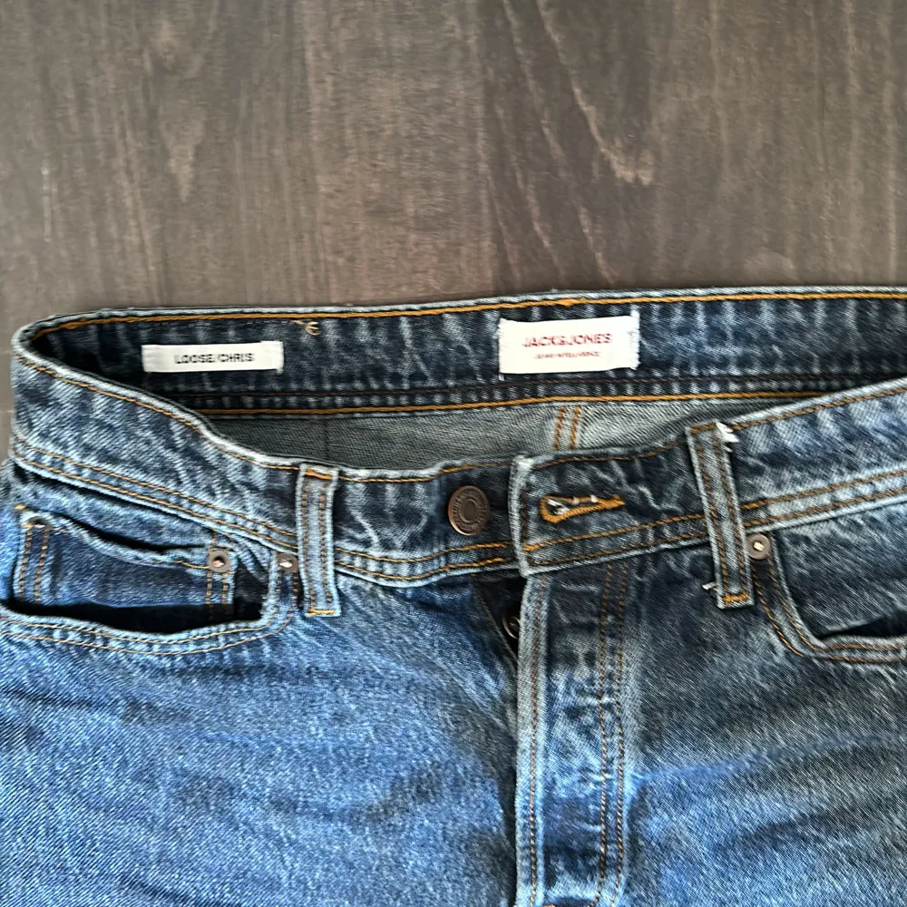 I nytt skick. Använda fåtal gånger och säljes pga för små. Jeans & Byxor.