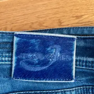 Tja, säljer nu ett par Jacob Cohën jeans. Bra skick. Om du har en fråga är det bara att skicka ett pm! TAR EJ BYEN!