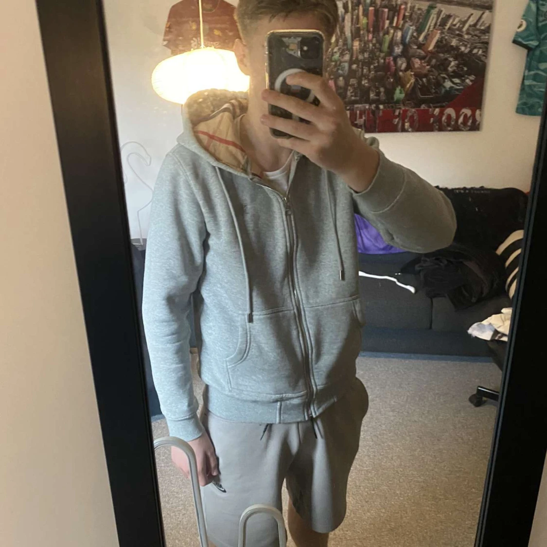 Burberry hoddie - 91