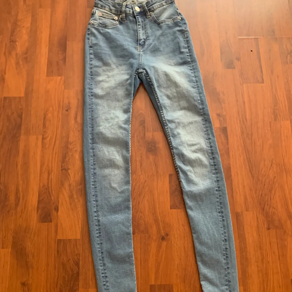 Aldrig använda tighta jeans fråg lager 157. Jeans & Byxor.