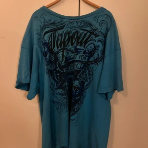 Blå tapout t-shirt - Skit snygg blå tapout tisha, säljer för var för stor för mig, skriv för mått 