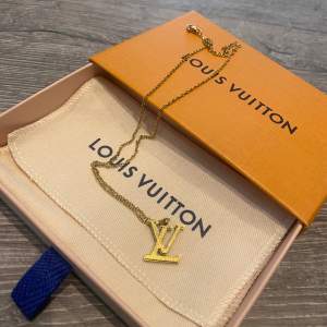 Fint Louis Vuitton halsband.  Box medföljer inte. 