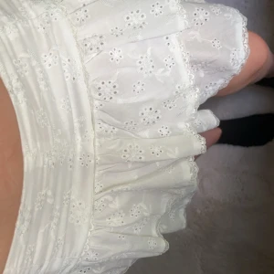 söt kjol - jätte fin kjol som aldrig använts då den är lite för liten för mig. 💓 inga defekter