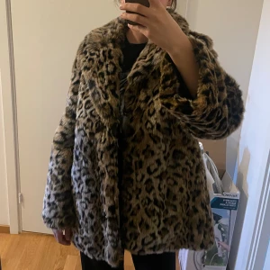 Pälskappa - Fake päls. Från h&m. Fint skick, knappt använd