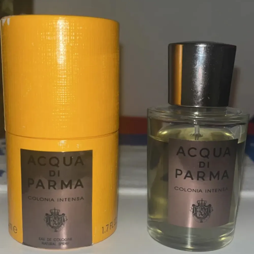 Säljer en Acqua di Parma Colonia Intensa 50ml. Vill bli av med den så kom med rimliga prisförslag. Skickar snabbt!. Övrigt.