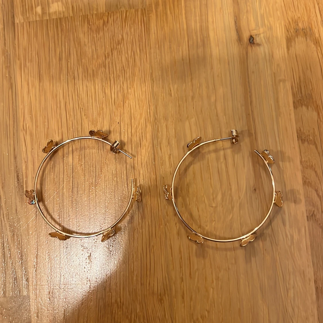 Smala hoops med fjärilar - 90