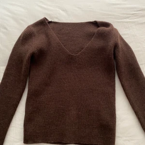 Brun tröja - Anvönt 1 gång