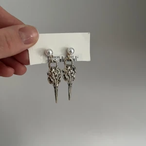 Örhängen - Egengjorda örhängen aldrig använda väldigt populär design