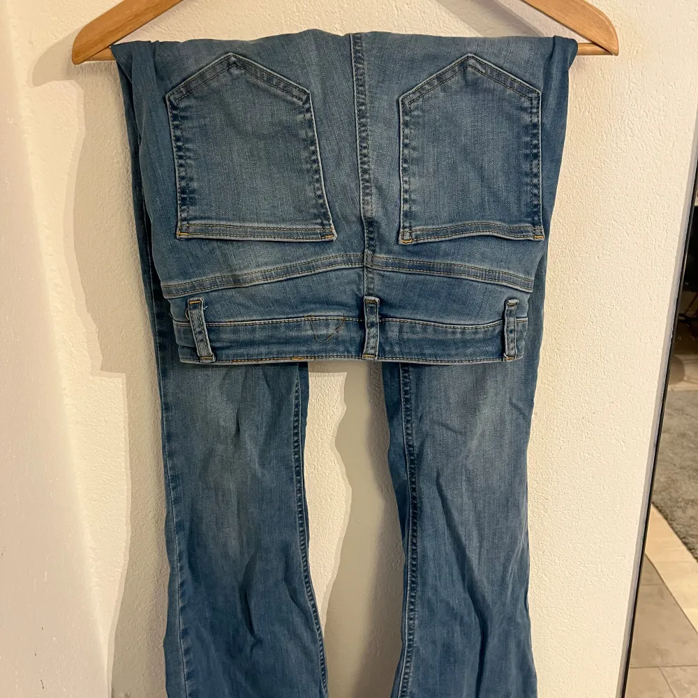 Bootcut jeans från na-kd.  Aldrig använt. Jeans & Byxor.